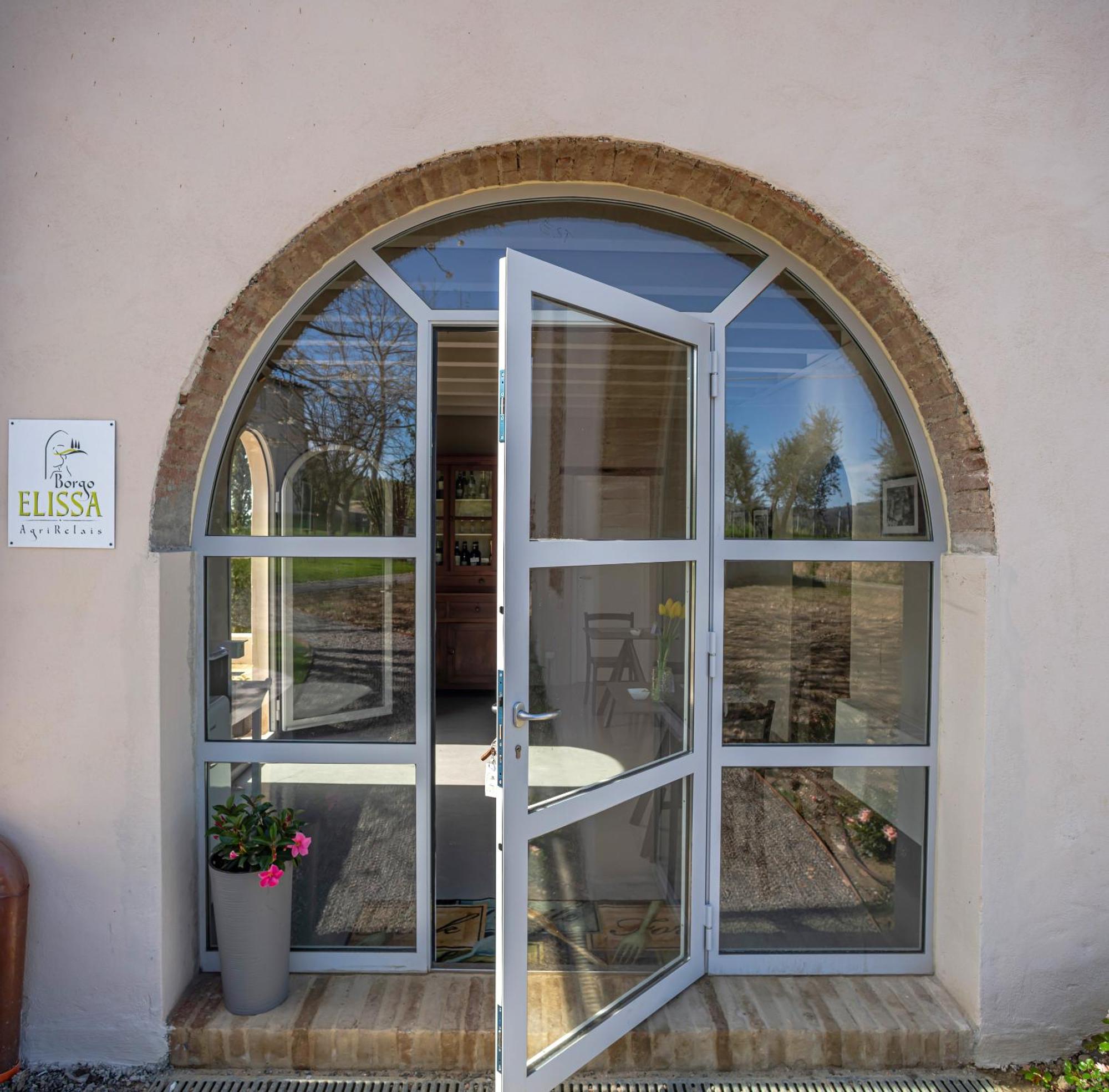 مبيت وإفطار تْشيرتالدو Relais Borgo Elissa المظهر الخارجي الصورة