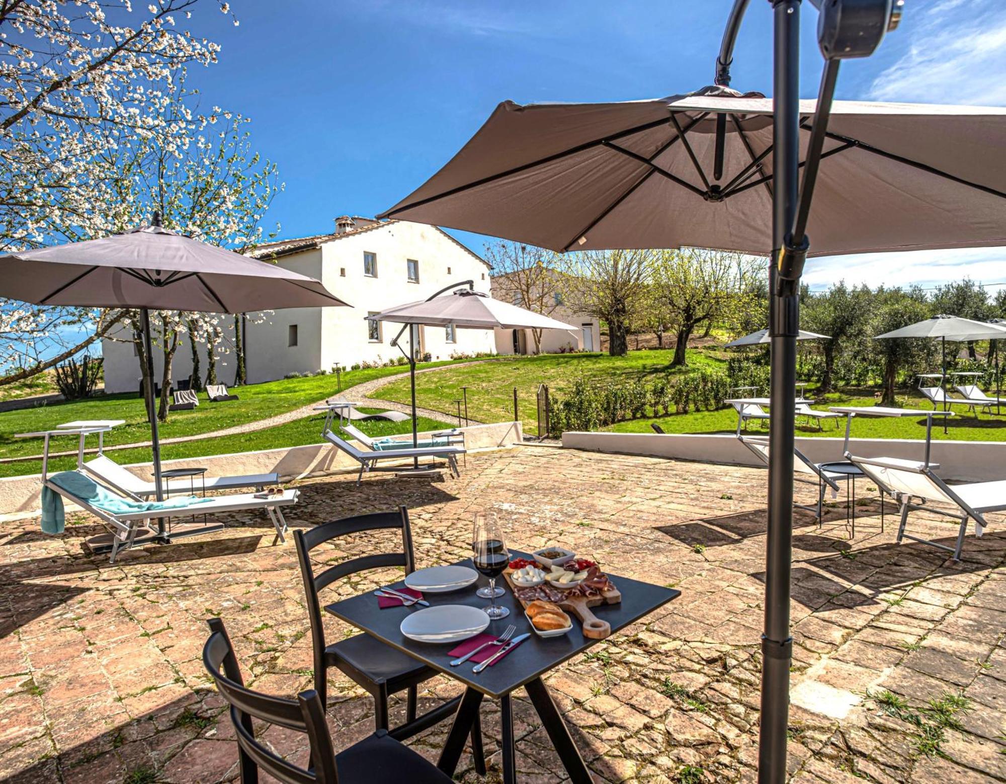 مبيت وإفطار تْشيرتالدو Relais Borgo Elissa المظهر الخارجي الصورة