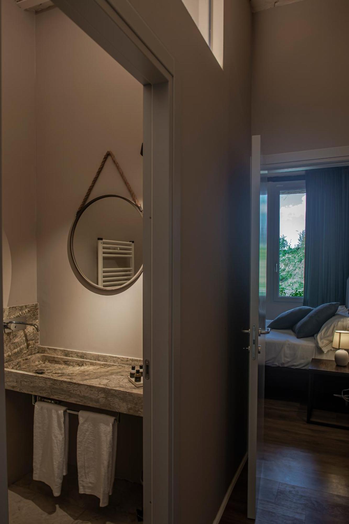 مبيت وإفطار تْشيرتالدو Relais Borgo Elissa المظهر الخارجي الصورة