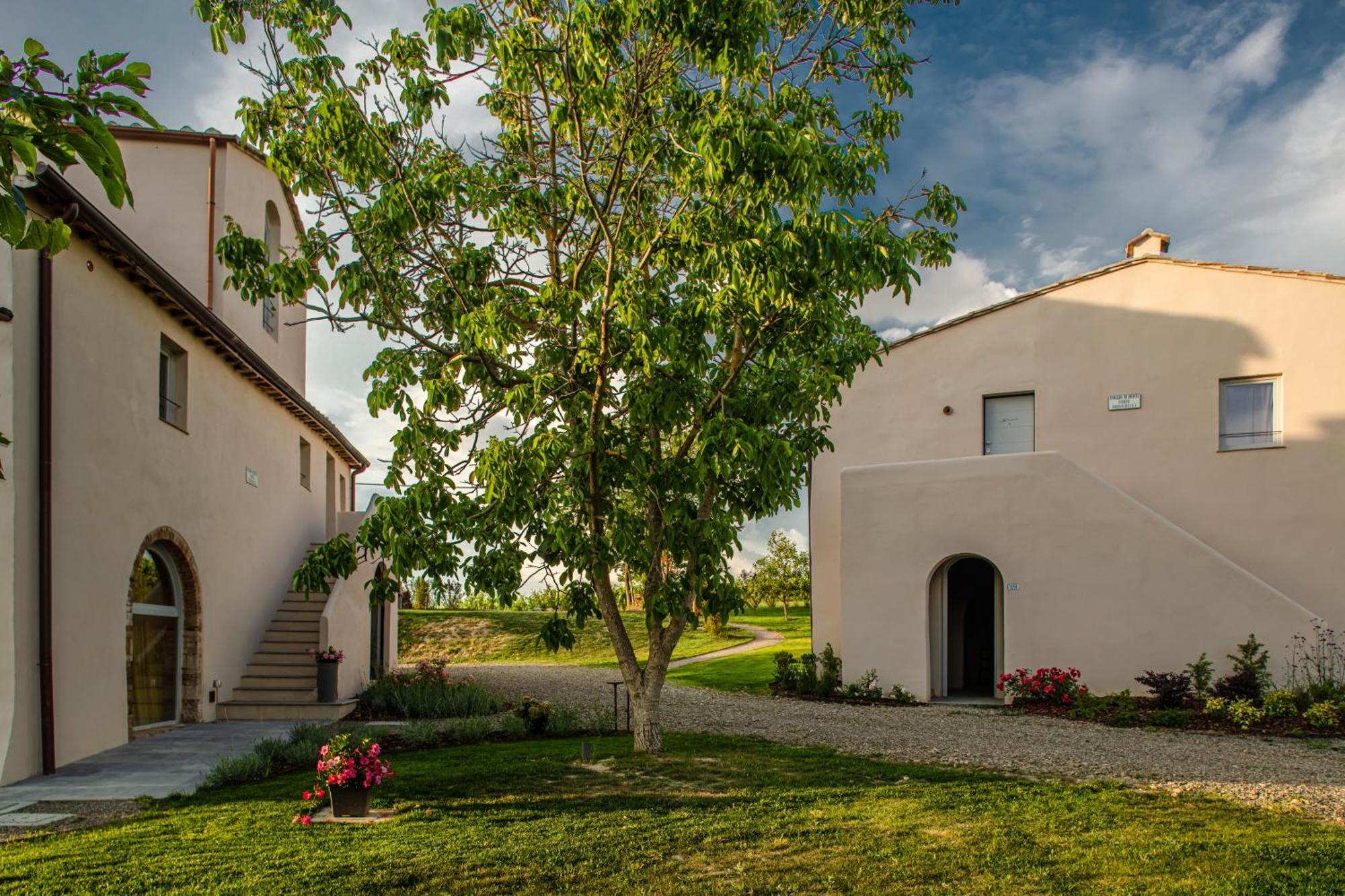 مبيت وإفطار تْشيرتالدو Relais Borgo Elissa المظهر الخارجي الصورة